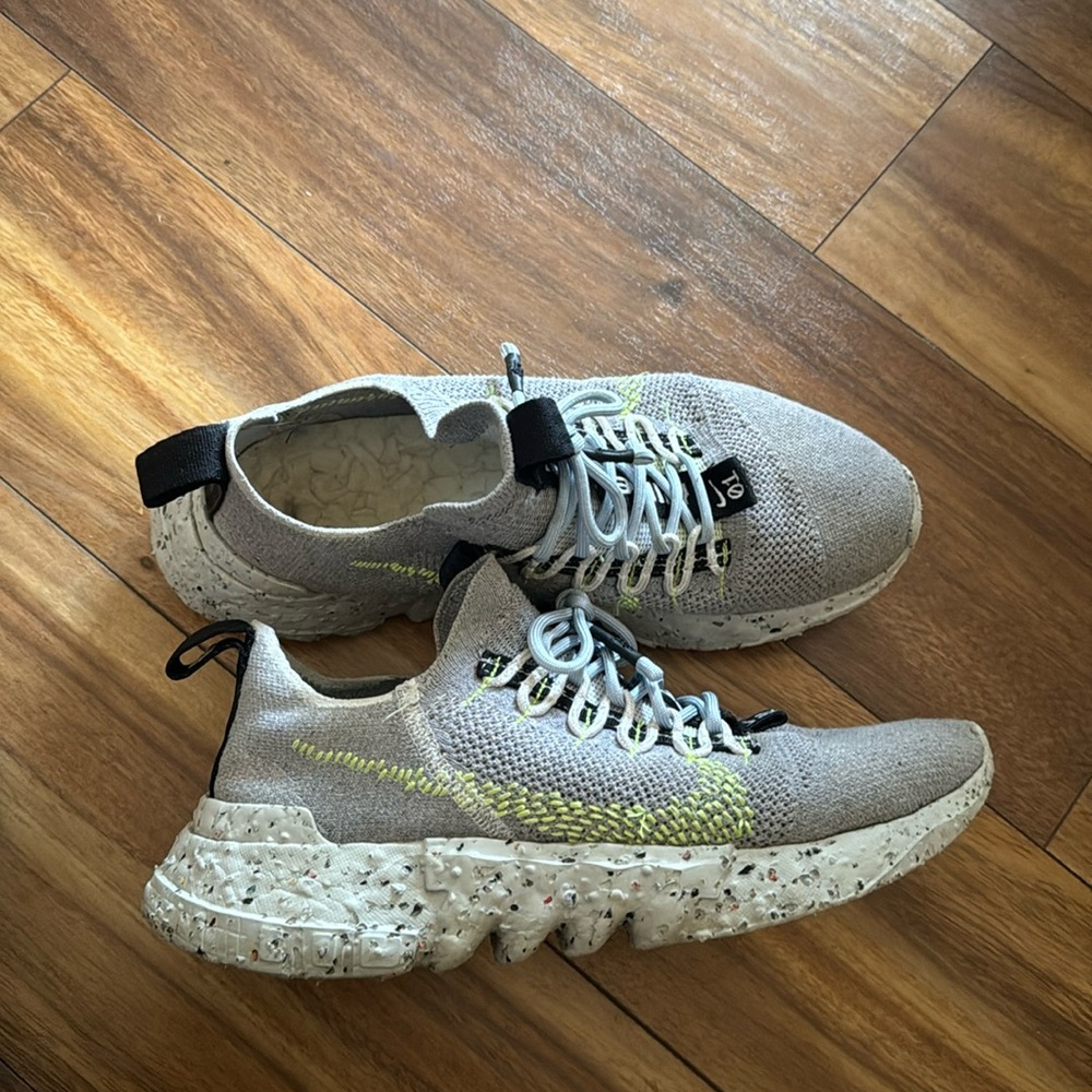 Nike hippie 01 size 9, used